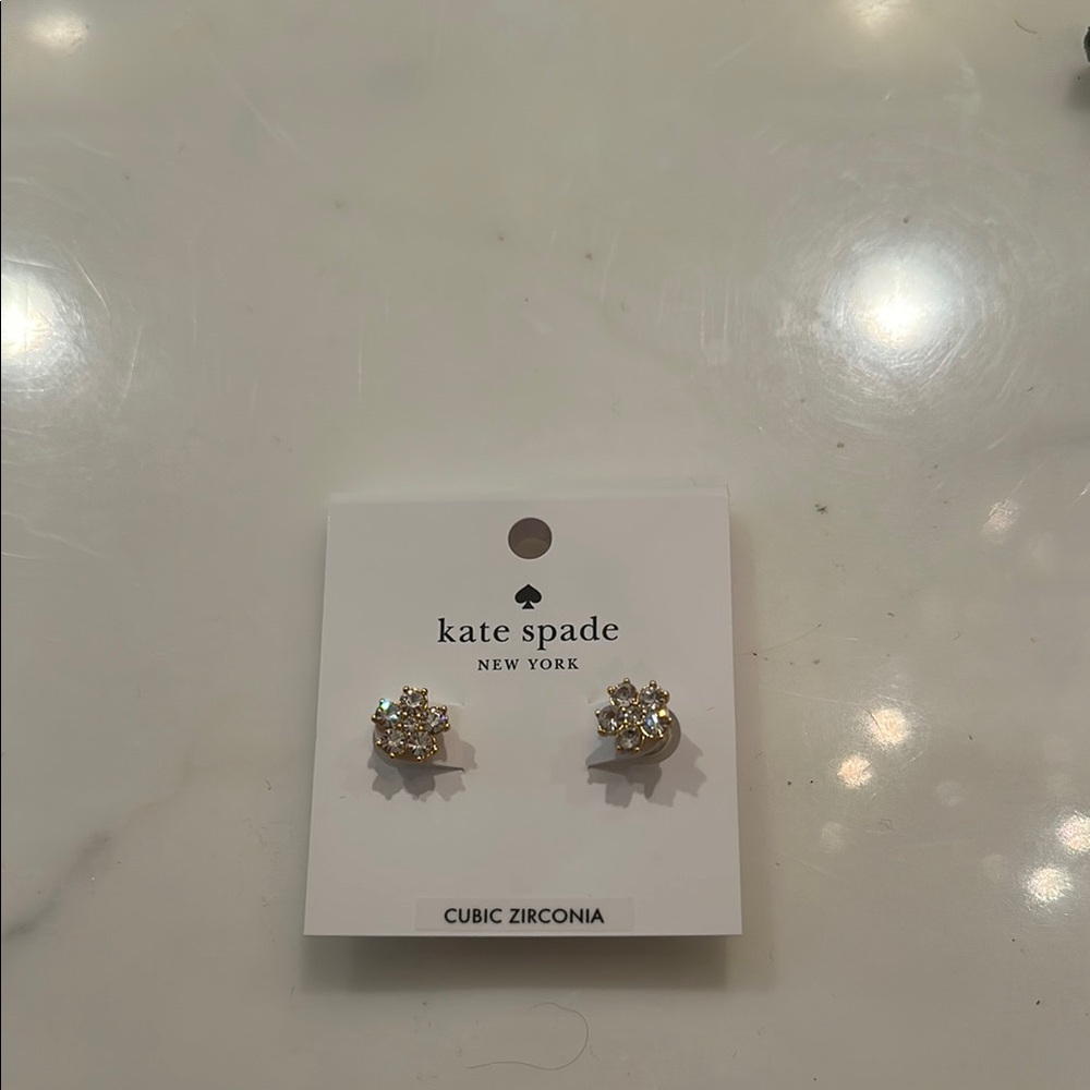 NWT Kate Spade Gold Gleaming Garden Floral Stud Earrings.